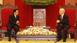 Tổng Bí thư Nguyễn Phú Trọng tiếp Thủ tướng Lào Phankham Viphavanh