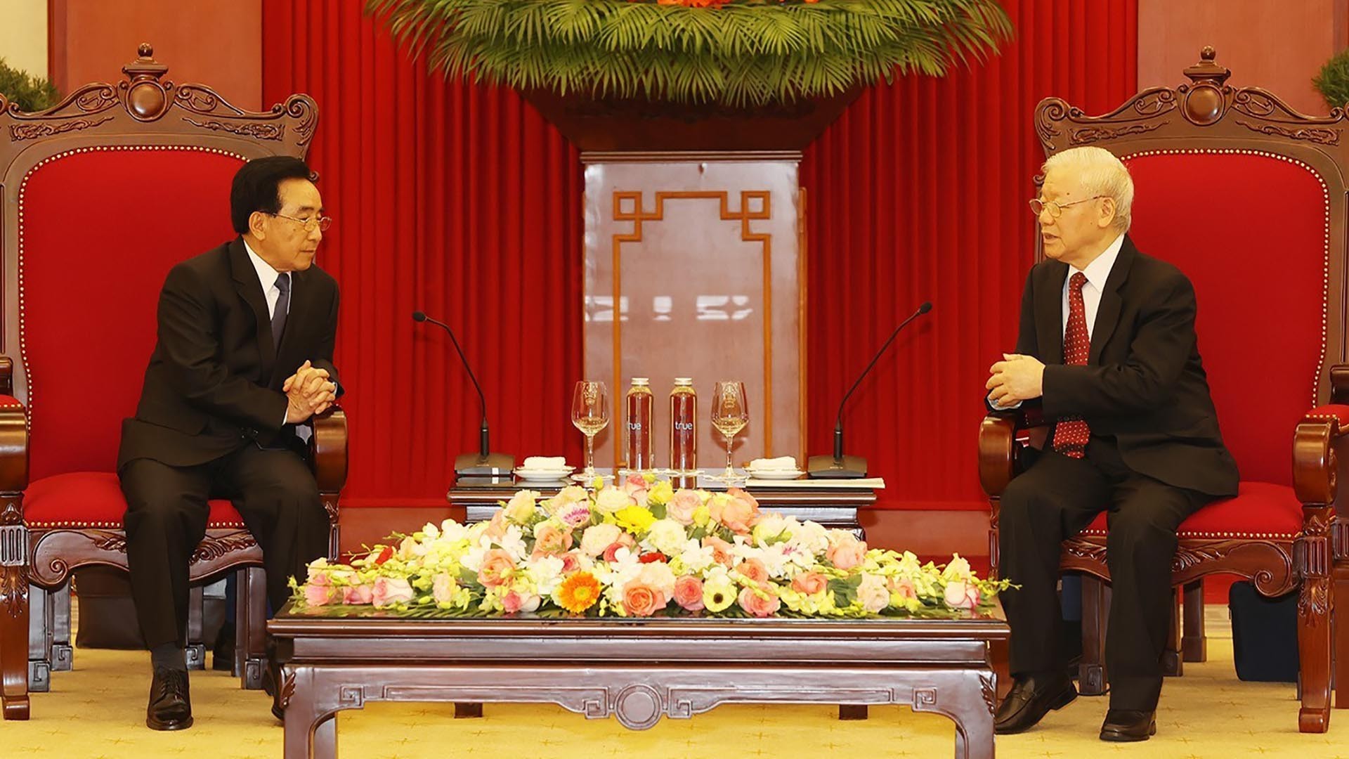 Tổng Bí thư Nguyễn Phú Trọng tiếp Thủ tướng Lào Phankham Viphavanh. (Nguồn: TTXVN)