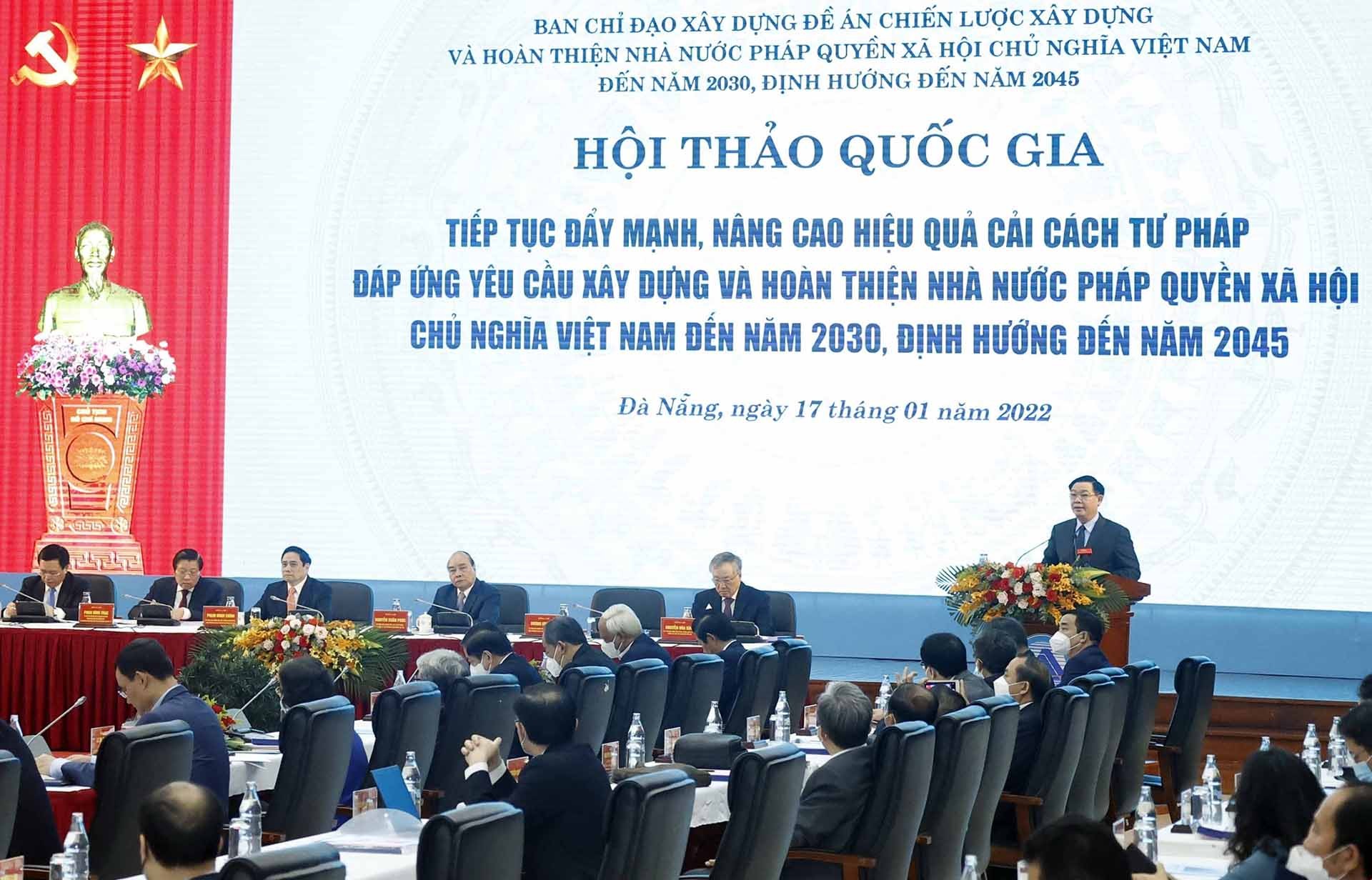 Chủ tịch Quốc hội Vương Đình Huệ phát biểu khai mạc hội thảo. (Nguồn: TTXVN)
