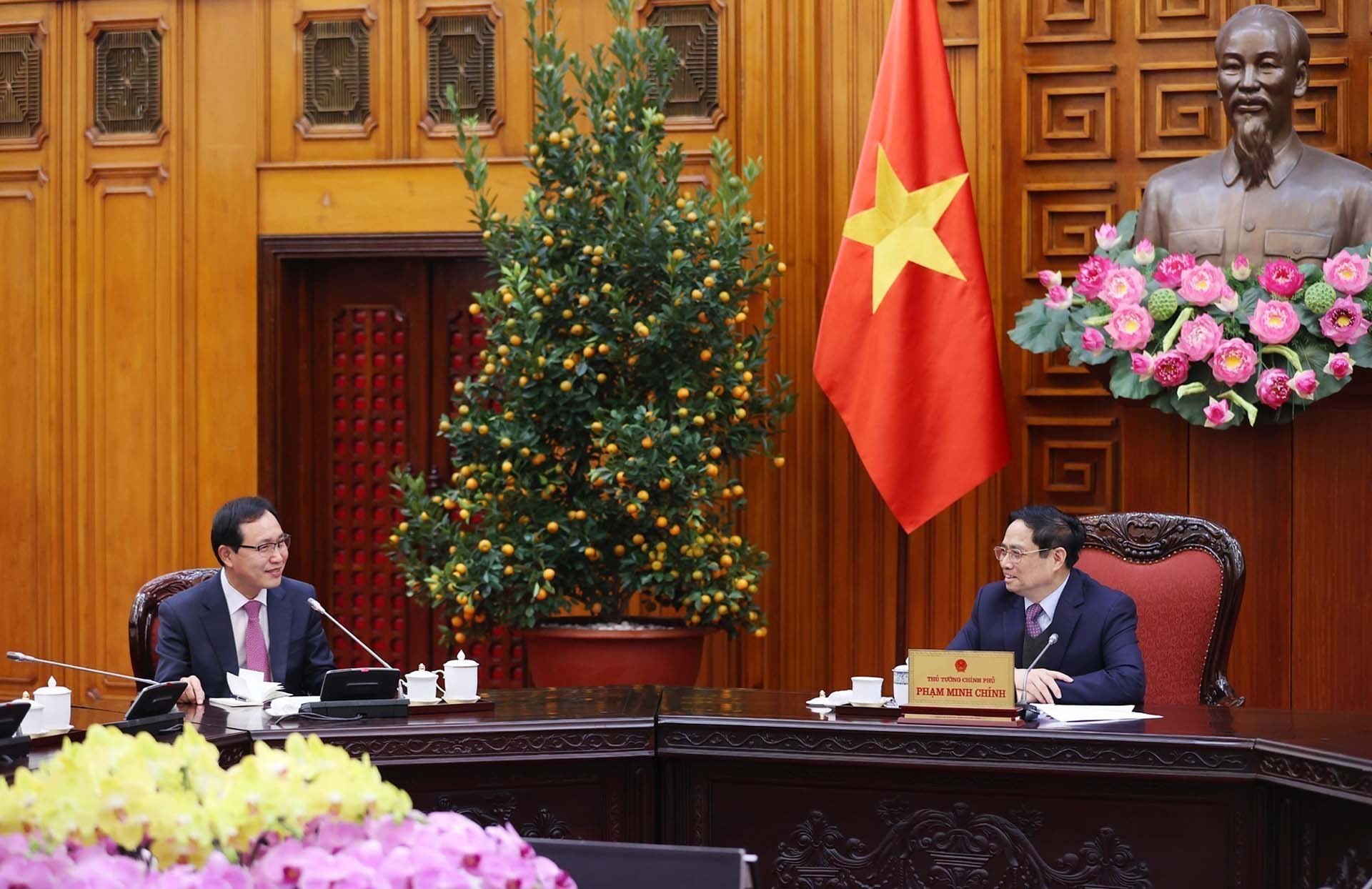 Thủ tướng Phạm Minh Chính tiếp ông Choi Joo Ho, Tổng Giám đốc Tổ hợp Samsung Việt Nam. (Nguồn: TTXVN)