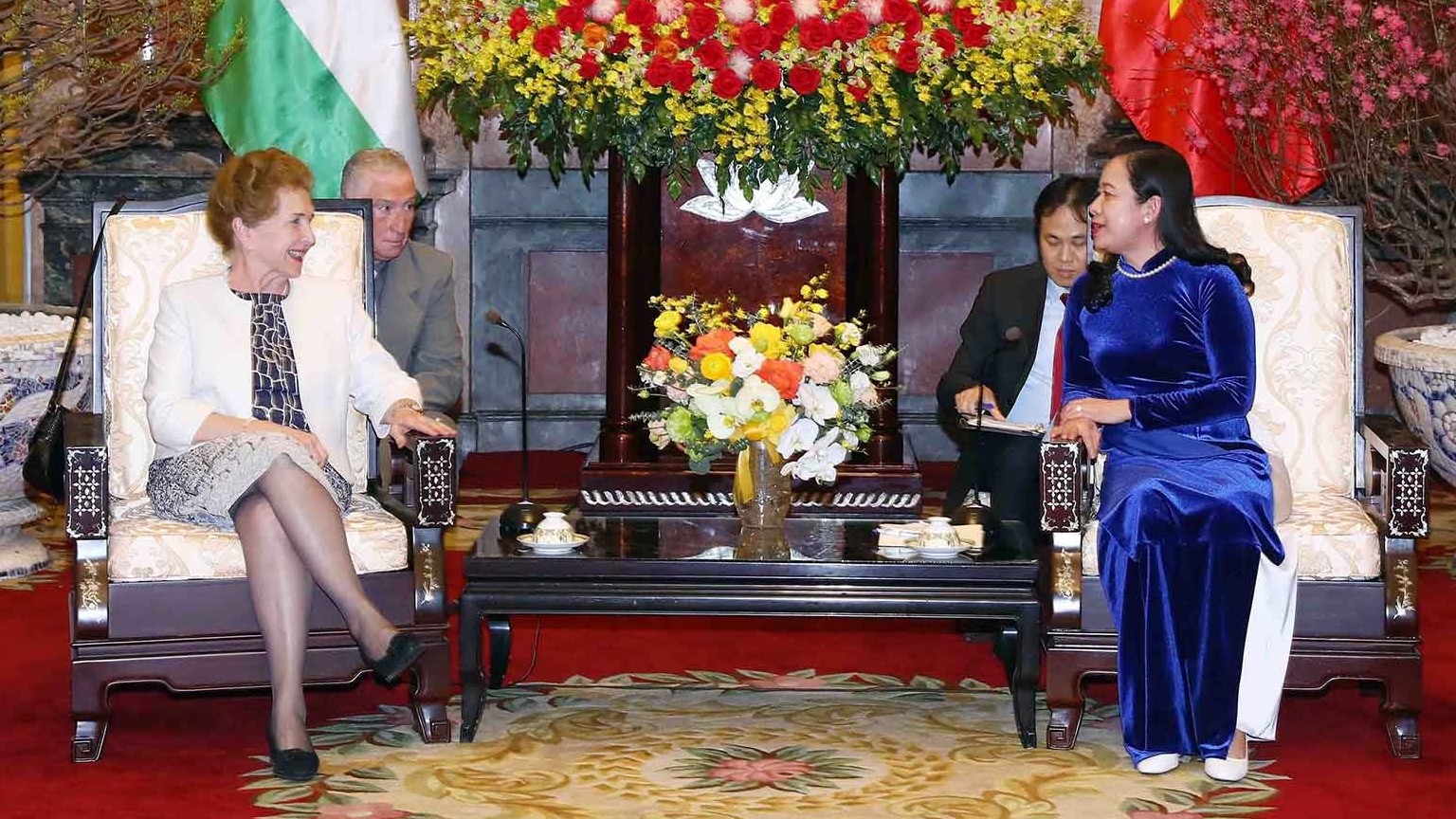 lam sau sac hon quan he hop tac giua hai quoc hoi va giua hai nuoc viet namhungary