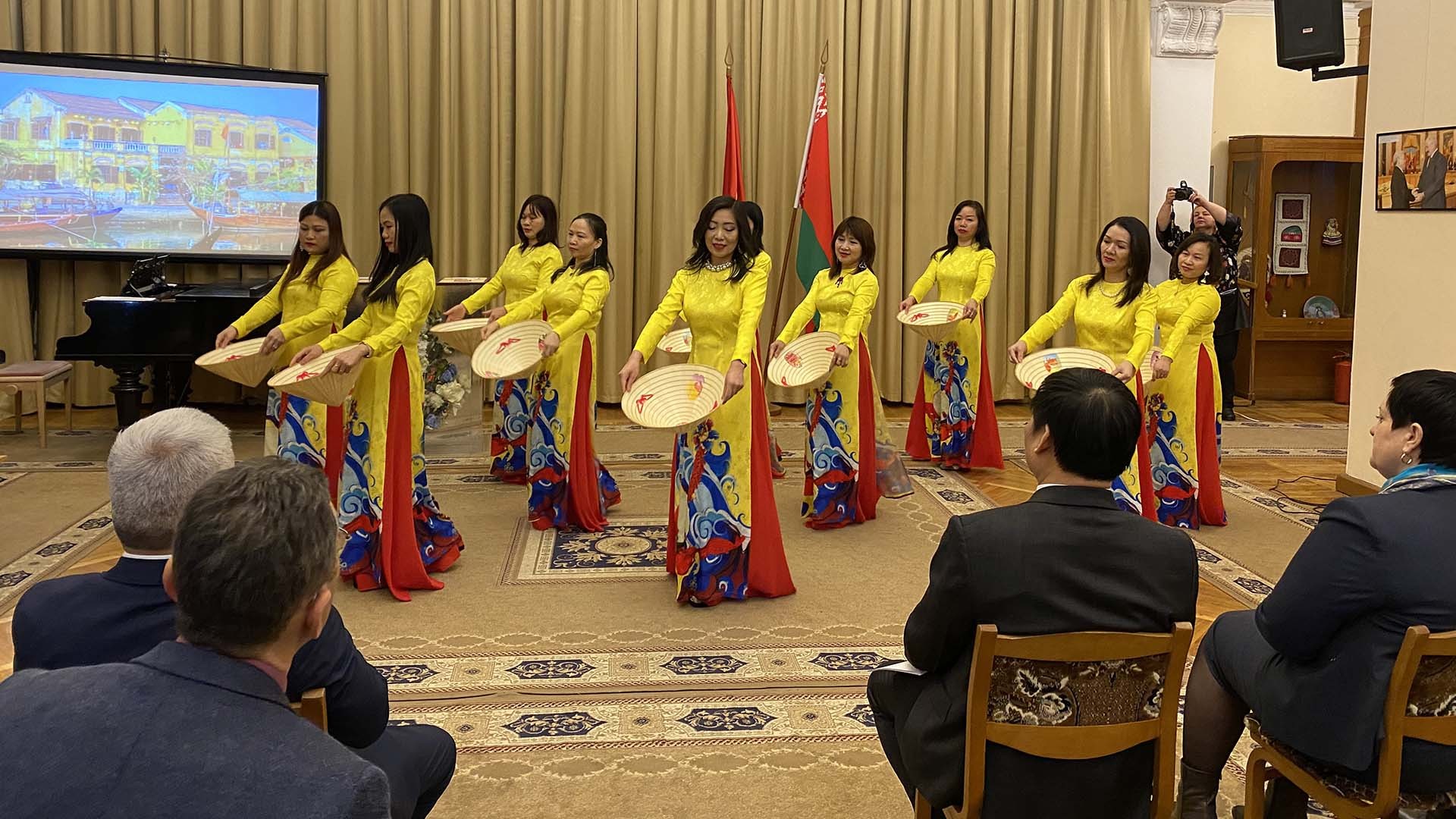 Nhiều hoạt động ý nghĩa kỷ niệm 30 năm thiết lập quan hệ ngoại giao Việt Nam-Belarus