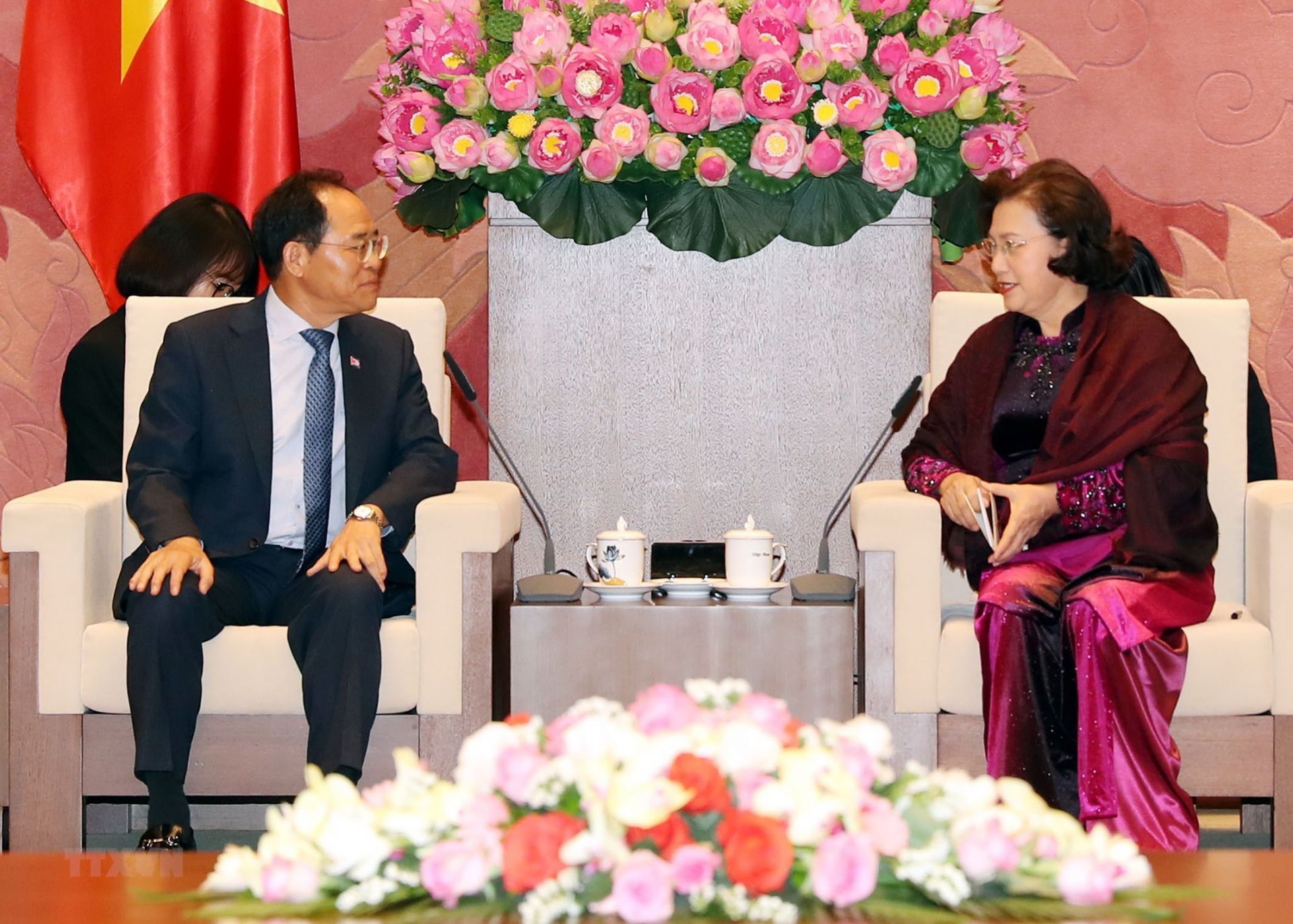 chu tich quoc hoi nguyen thi kim ngan tiep dai su han quoc