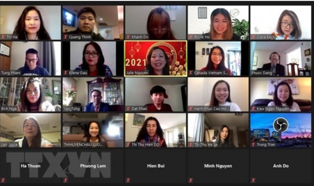 Đông đảo bà con kiều bào, giới chức và bạn bè