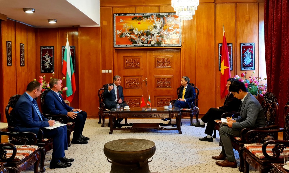 Đại sứ Đoàn Tuấn Linh đã có buổi làm việc với cựu Tổng thống Cộng hòa Bulgaria Georgi Parvanov