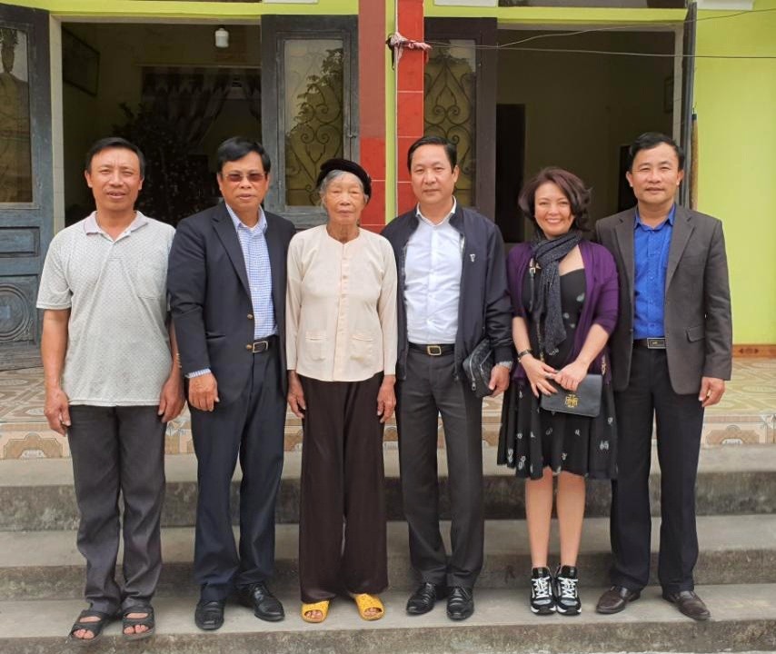 Đoàn công tác của Công đoàn Bộ Ngoại giao đến thăm hỏi, chúc Tết và tặng quà cho Mẹ Việt Nam anh hùng tại tỉnh Thái Bình và Hà Nam.