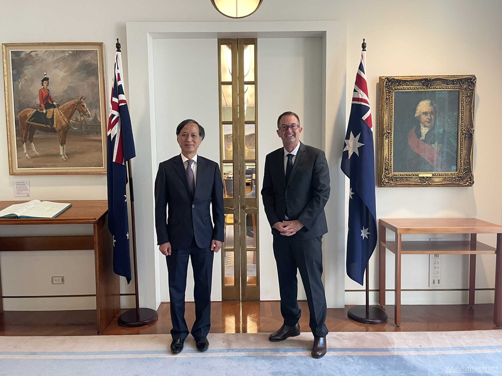 Đại sứ Việt Nam tại Australia Nguyễn Tất Thành chào xã giao Chủ tịch Hạ viện Andrew Wallace
