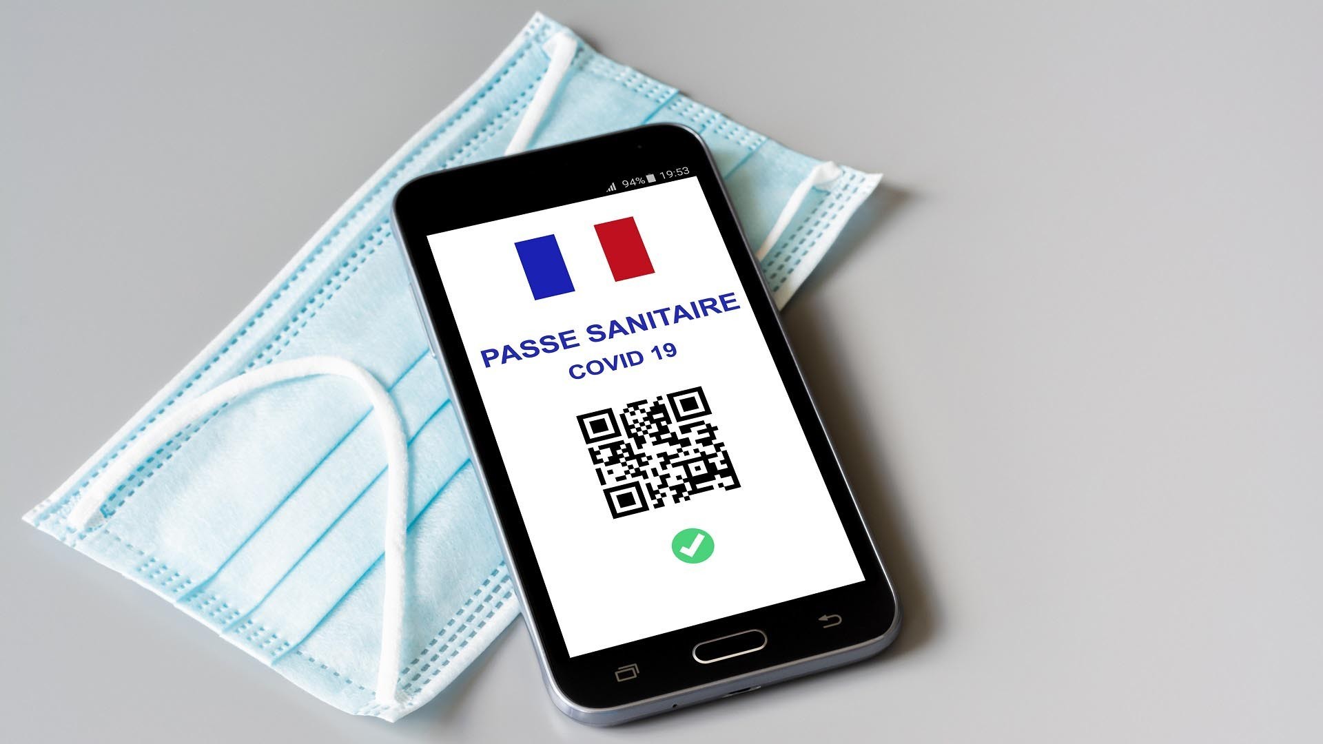 nguyen do giay chung nhan tiem chung covid19 gia tran lan tren mang