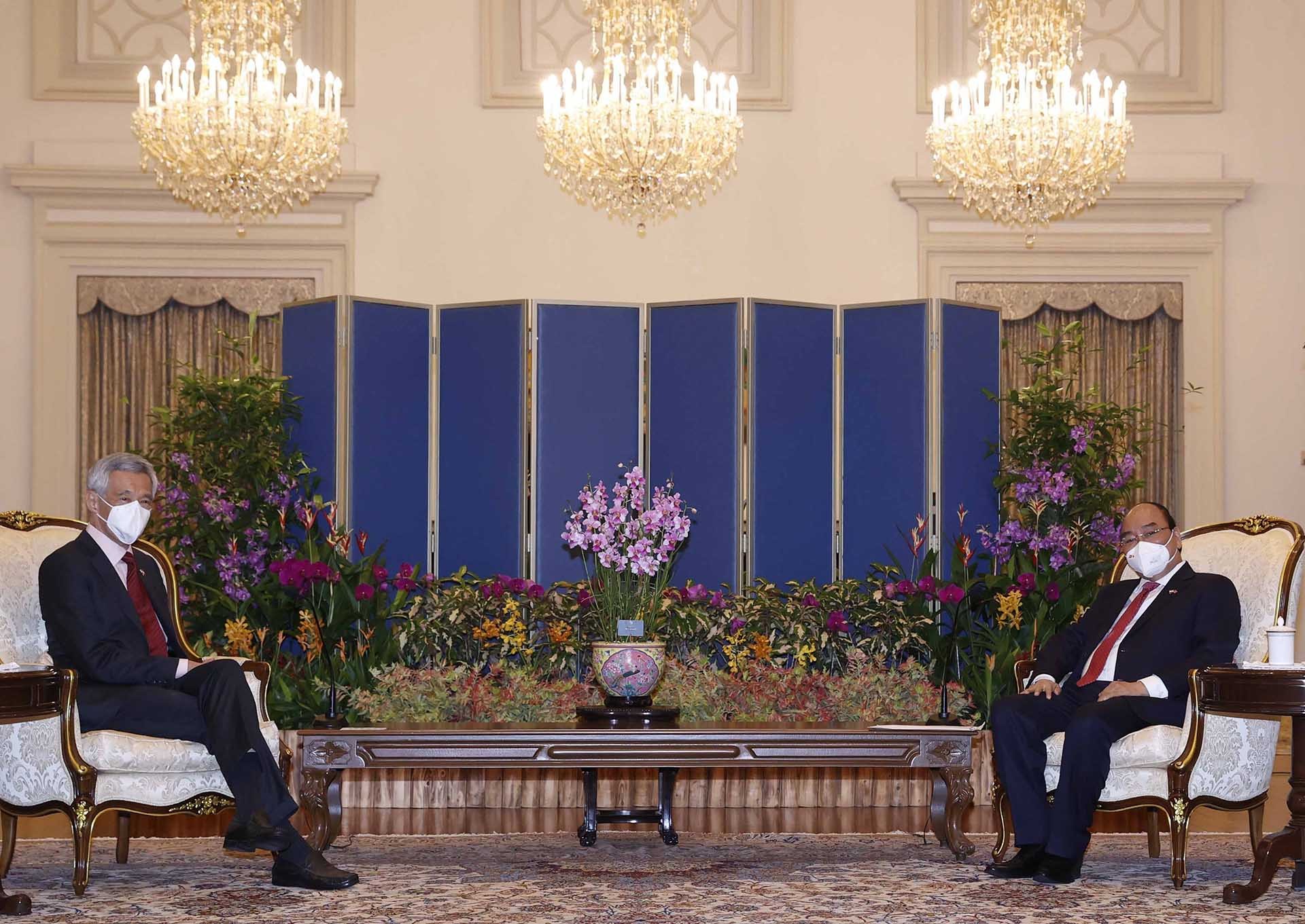 Chủ tịch nước Nguyễn Xuân Phúc hội đàm với Thủ tướng Singapore Lý Hiển Long