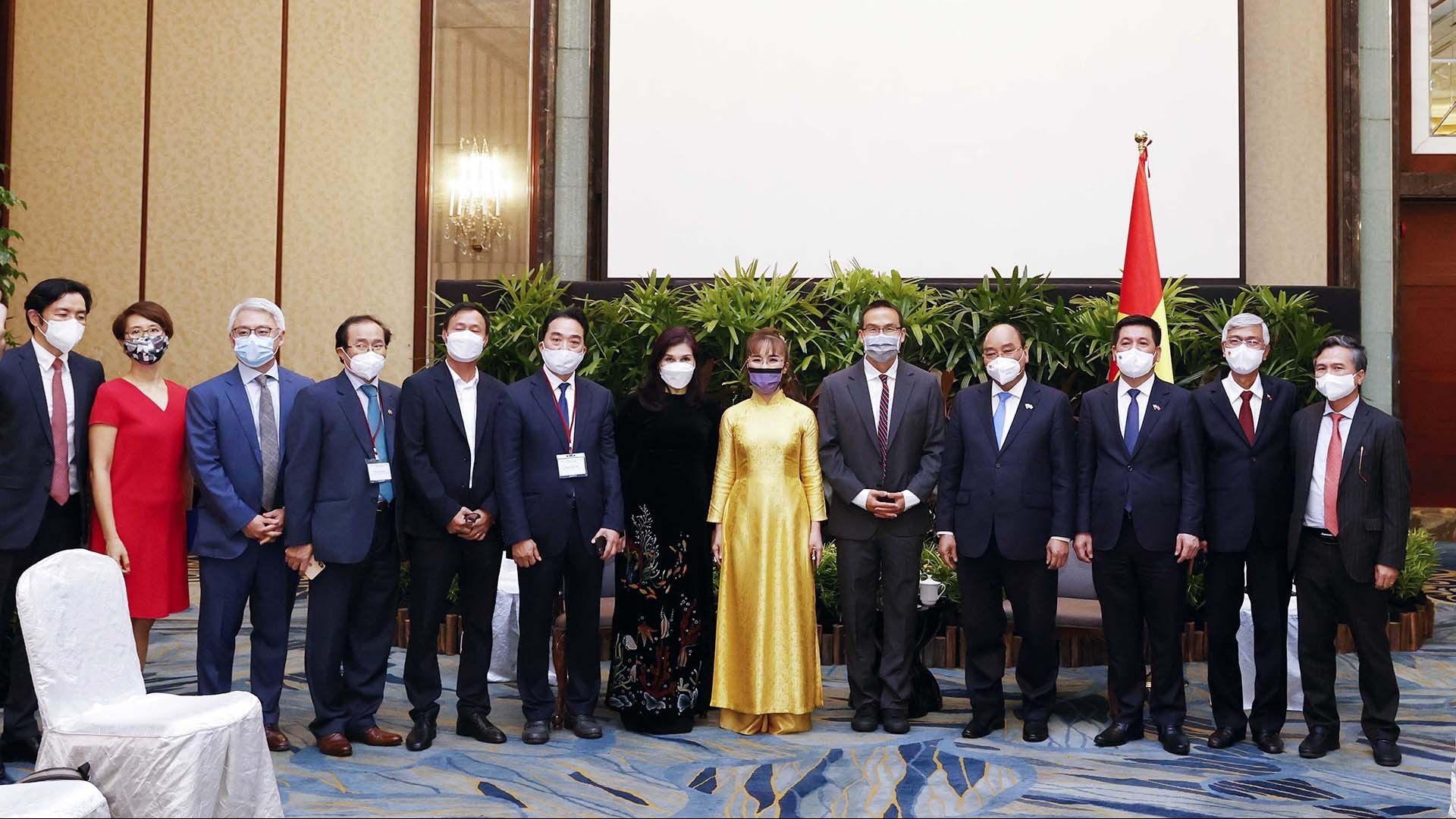 chu tich nuoc tiep lanh dao doanh nghiep hang dau ve doi moi sang tao cua singapore