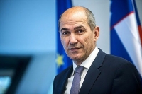 Điện mừng Thủ tướng và Chủ tịch Quốc hội Slovenia