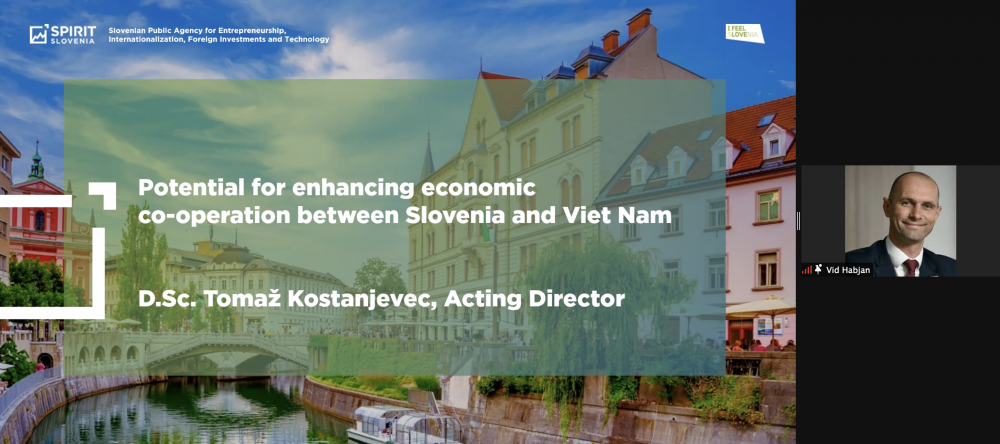 Ông Tomaž Kostanjevec phát biểu