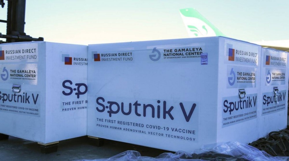 Sản xuất Vaccine Sputnik V: Một vốn, ba bốn lời