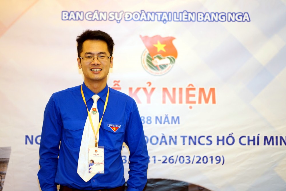 Anh Nguyễn Xuân Hoàn và các đoàn viên, thành niên Việt Nam tại Nga (Ảnh: NVCC)