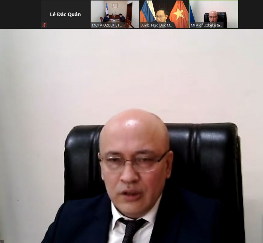 Đại sứ Ngô Đức Mạnh với Thứ trưởng Ngoại giao Furkat Akhmedovich Sidikov.