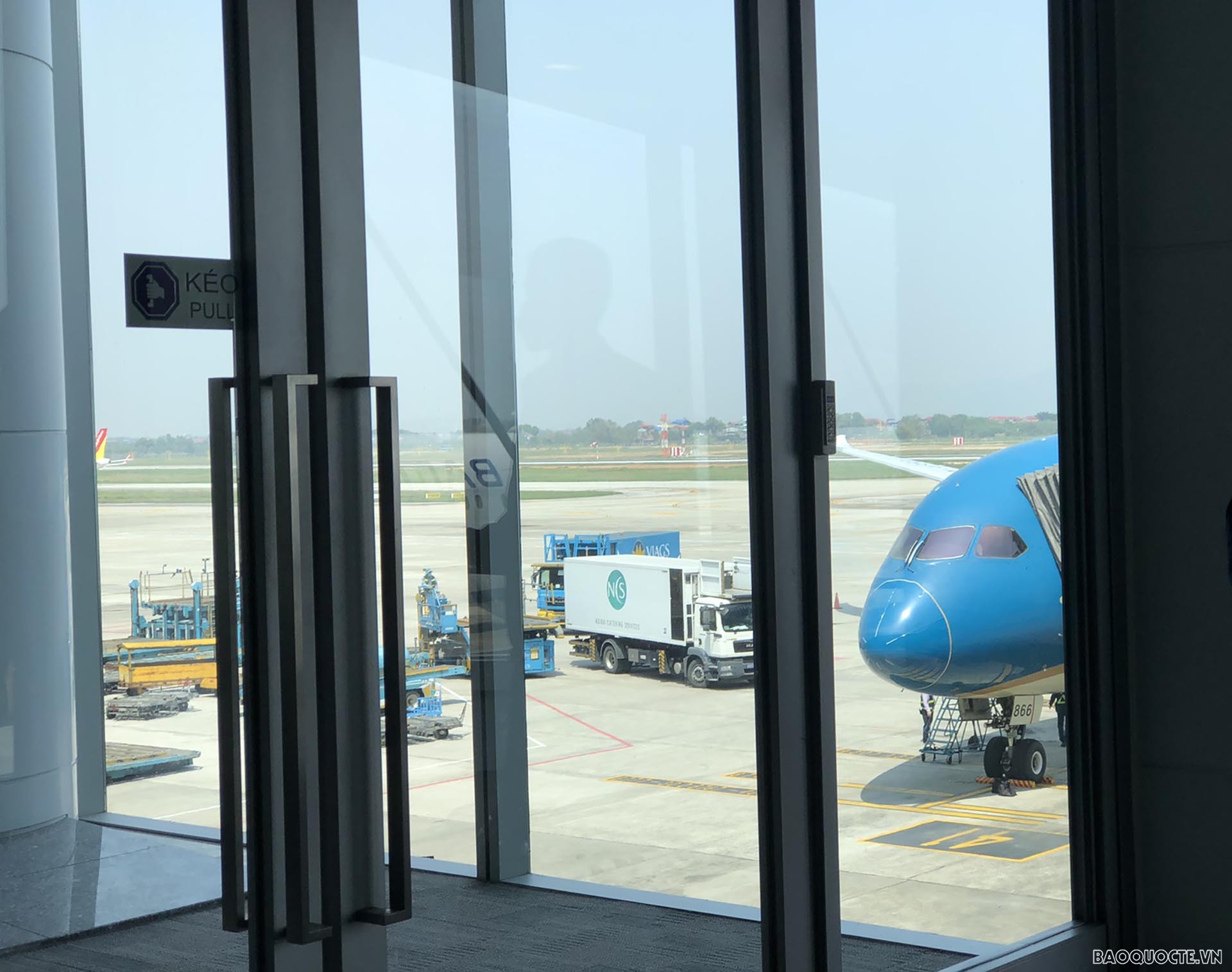 Đón tiếp khách cấp cao nước ngoài quá cảnh