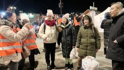 Chuyện về những tình nguyện viên ở biên giới Ukraine