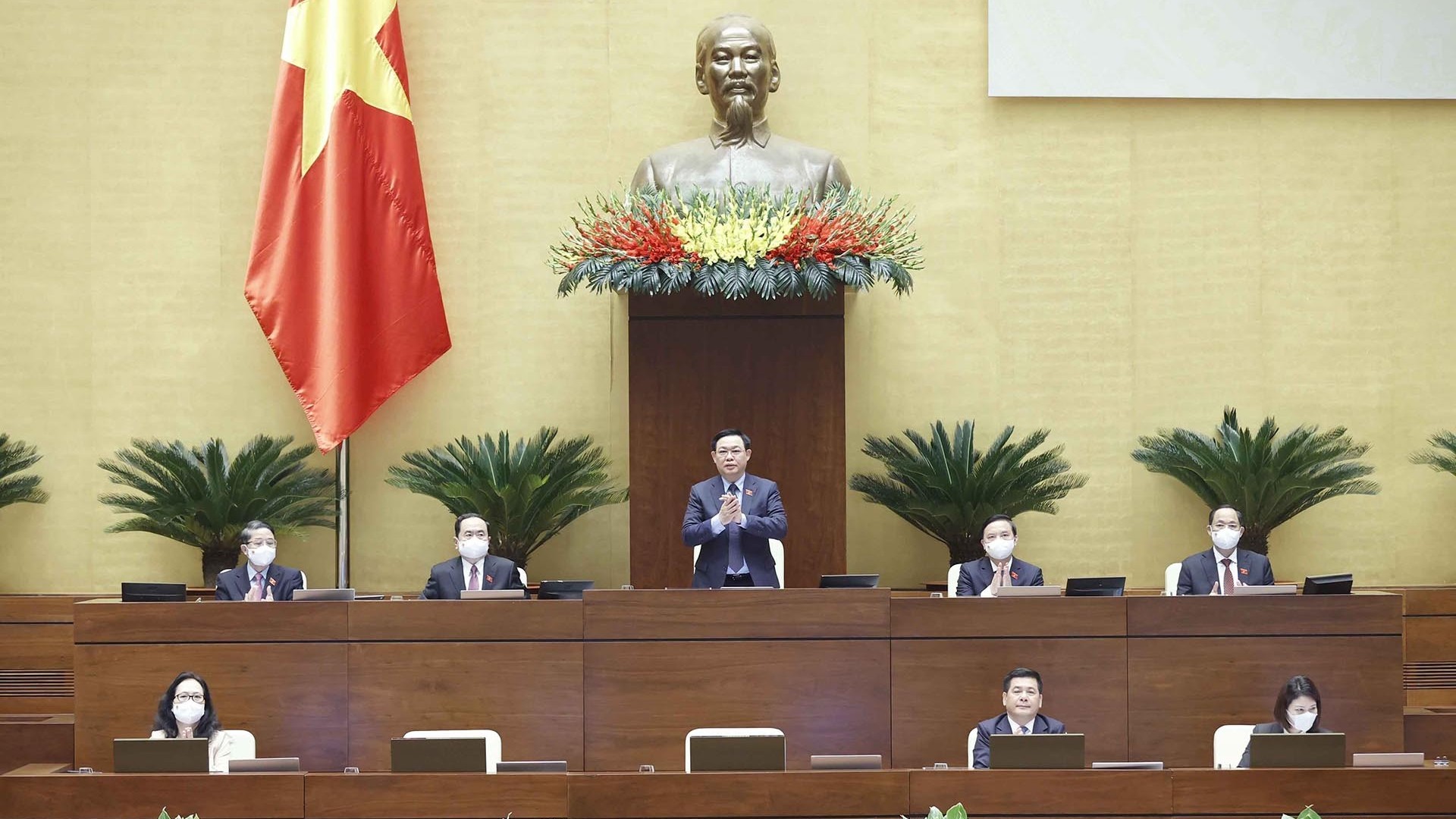 nghi quyet ve hoat dong chat van tai phien hop thu 9 uy ban thuong vu quoc hoi