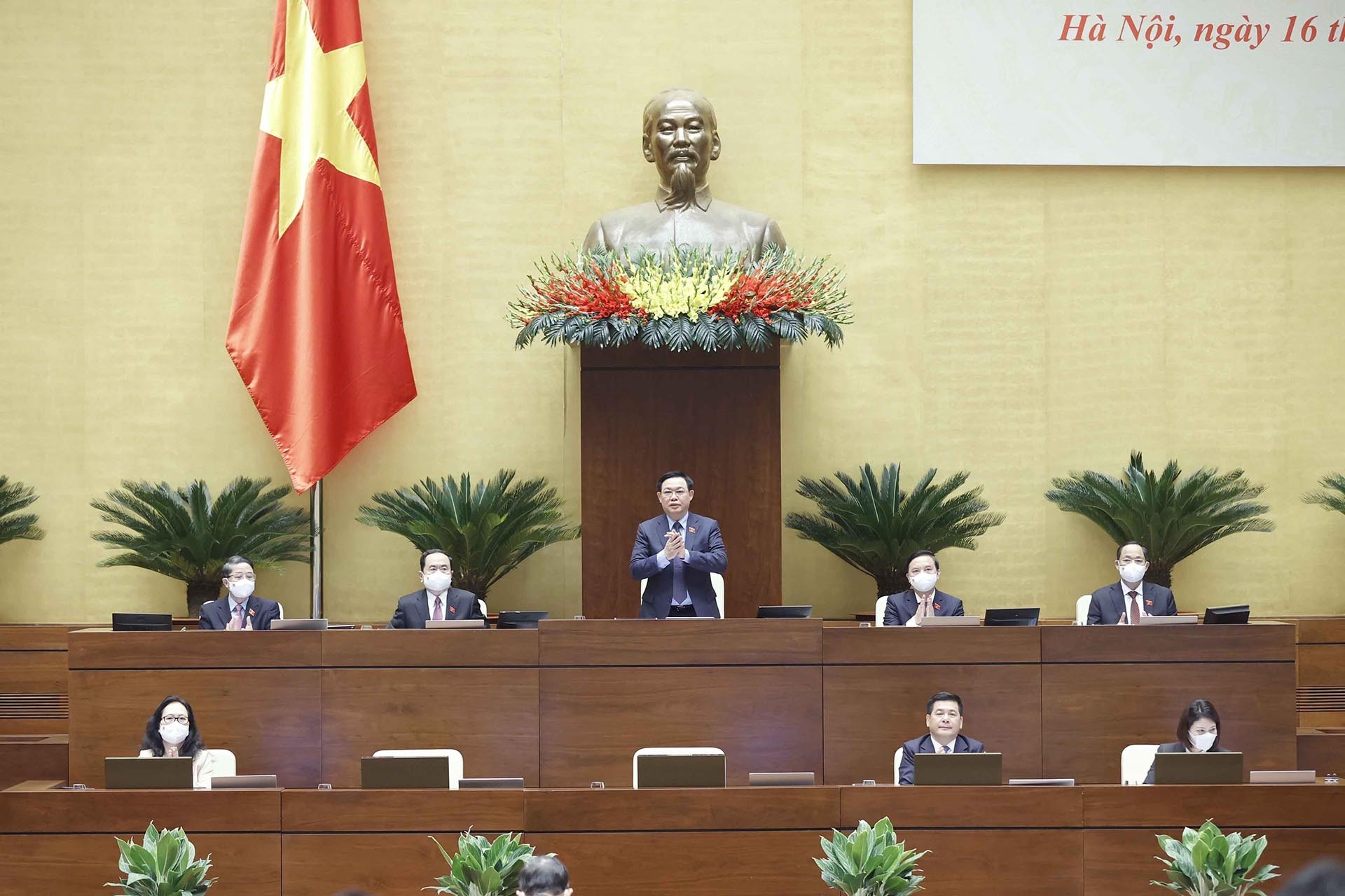 Chủ tịch Quốc hội Vương Đình Huệ chủ trì Phiên chất vấn và trả lời chất vấn. (Nguồn: TTXVN) Chủ tịch Quốc hội Vương Đình Huệ chủ trì Phiên chất vấn và trả lời chất vấn. (Nguồn: TTXVN)