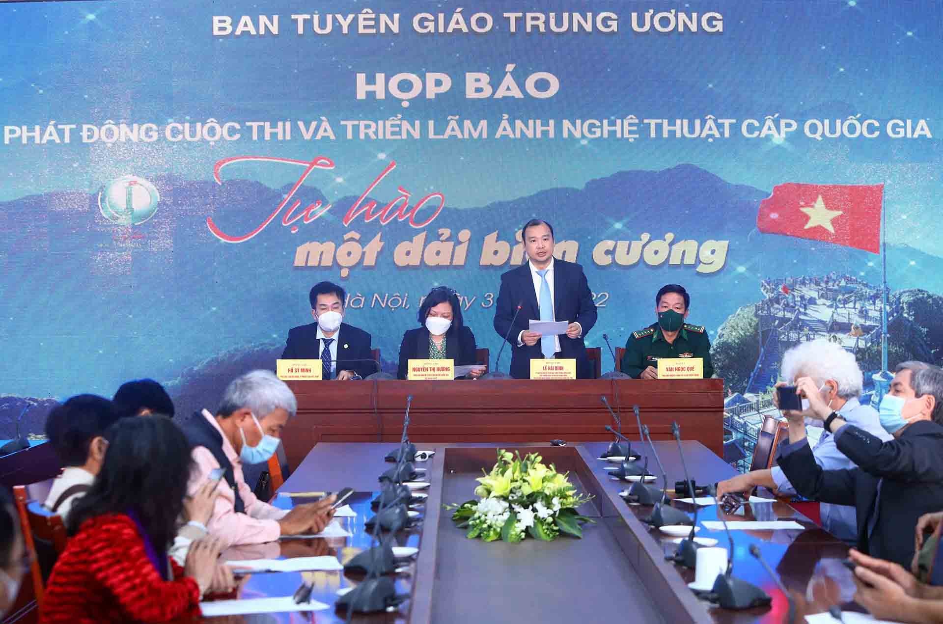 Đồng chí Lê Hải Bình, Phó Trưởng Ban Tuyên giáo Trung ương, Phó trưởng Ban Thường trực Ban Chỉ đạo công tác Thông tin đối ngoại phát biểu tại buổi họp báo phát động Cuộc thi và Triển lãm ảnh nghệ thuật cấp quốc gia Phát động Cuộc thi và Triển lãm ảnh nghệ thuật cấp quốc gia với chủ đề ‘Tự hào một dải biên cương’
