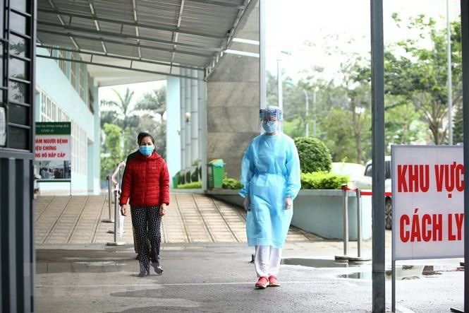 Khu vực cách ly tại một bệnh viện. (Ảnh: Minh Quyết/TTXVN) dich covid 19 khoanh vung dap dich triet de o trong nuoc khoa chat nguy co lay benh xam nhap tu ben ngoai