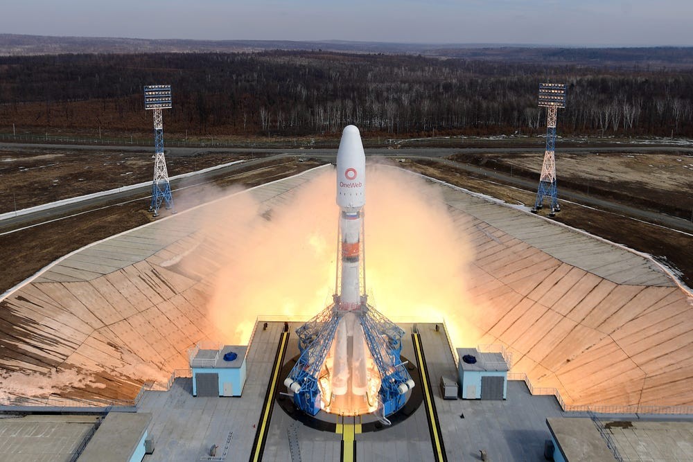 Tên lửa Soyuz-2.1b của Nga được phóng ngày 24/3, mang theo 36 vệ tinh OneWeb lên không gian từ Sân bay vũ trụ Vostochny. (Nguồn: TASS)