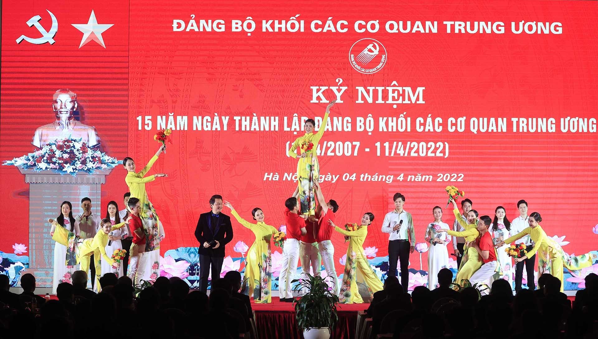 Chương trình văn nghệ chào mừng buổi lễ. (Nguồn: TTXVN)