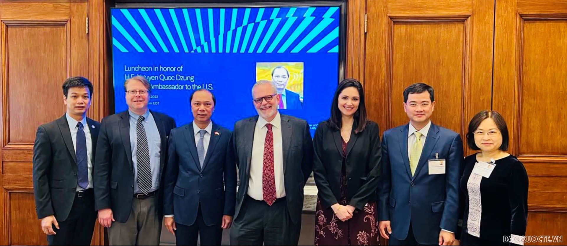 Đại sứ Nguyễn Quốc Dũng làm việc với Phòng Thương mại Hoa Kỳ và các doanh nghiệp thành viên
