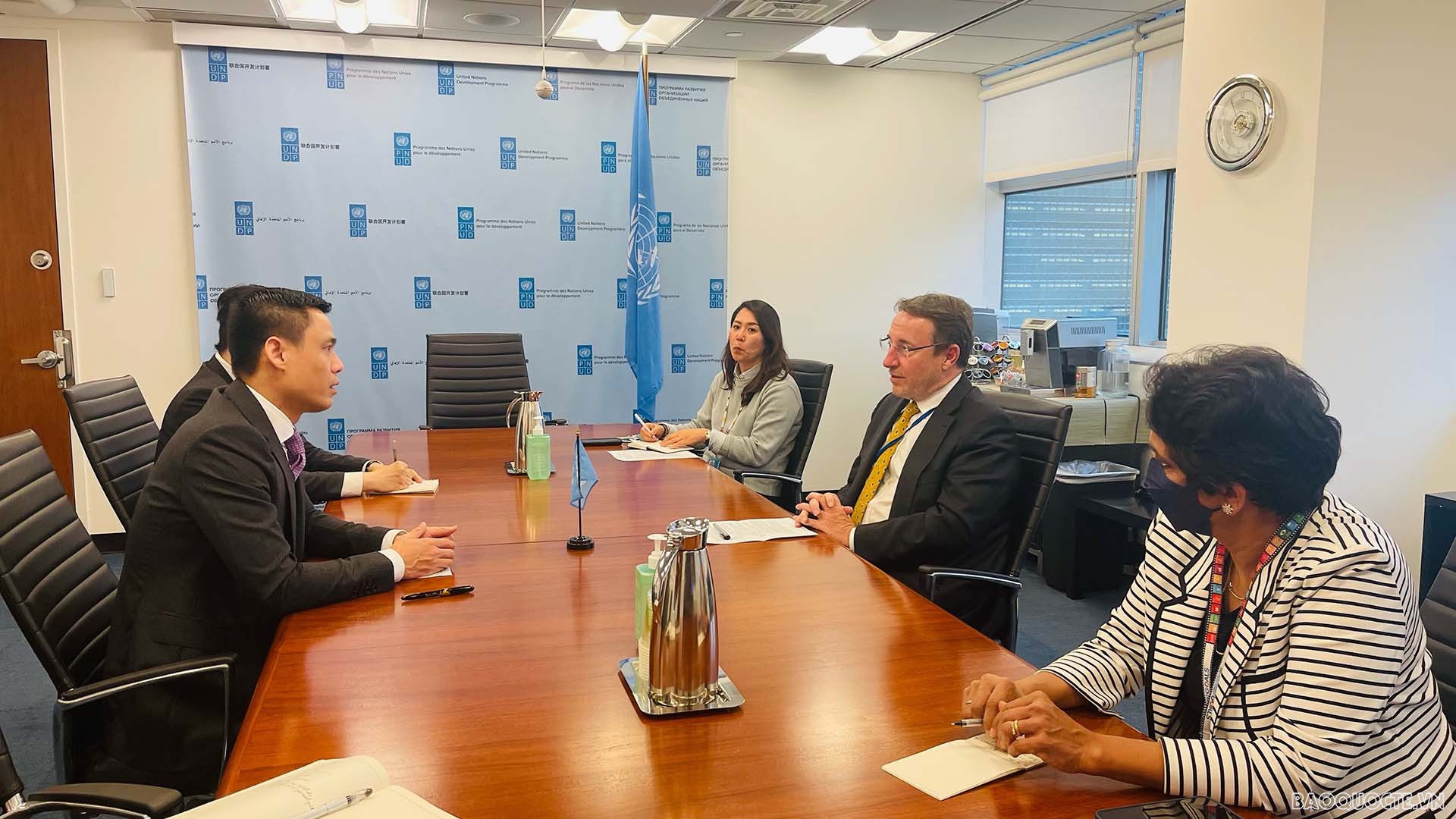 Đại sứ, Trưởng Phái đoàn Việt Nam tại Liên hợp quốc làm việc với Tổng giám đốc UNDP