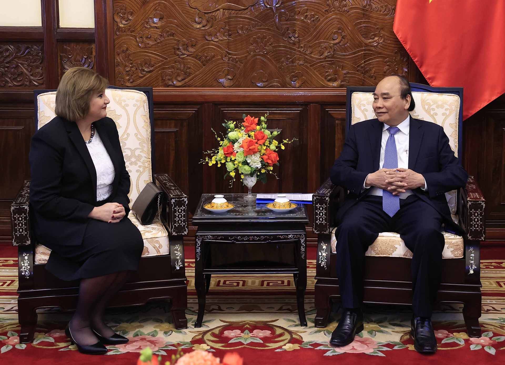 Chủ tịch nước Nguyễn Xuân Phúc tiếp Đại sứ Ai Cập, Belarus trình Quốc thư
