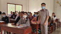 Thầy giáo Việt vượt qua khó khăn đem con chữ đến học sinh vùng cao Lào