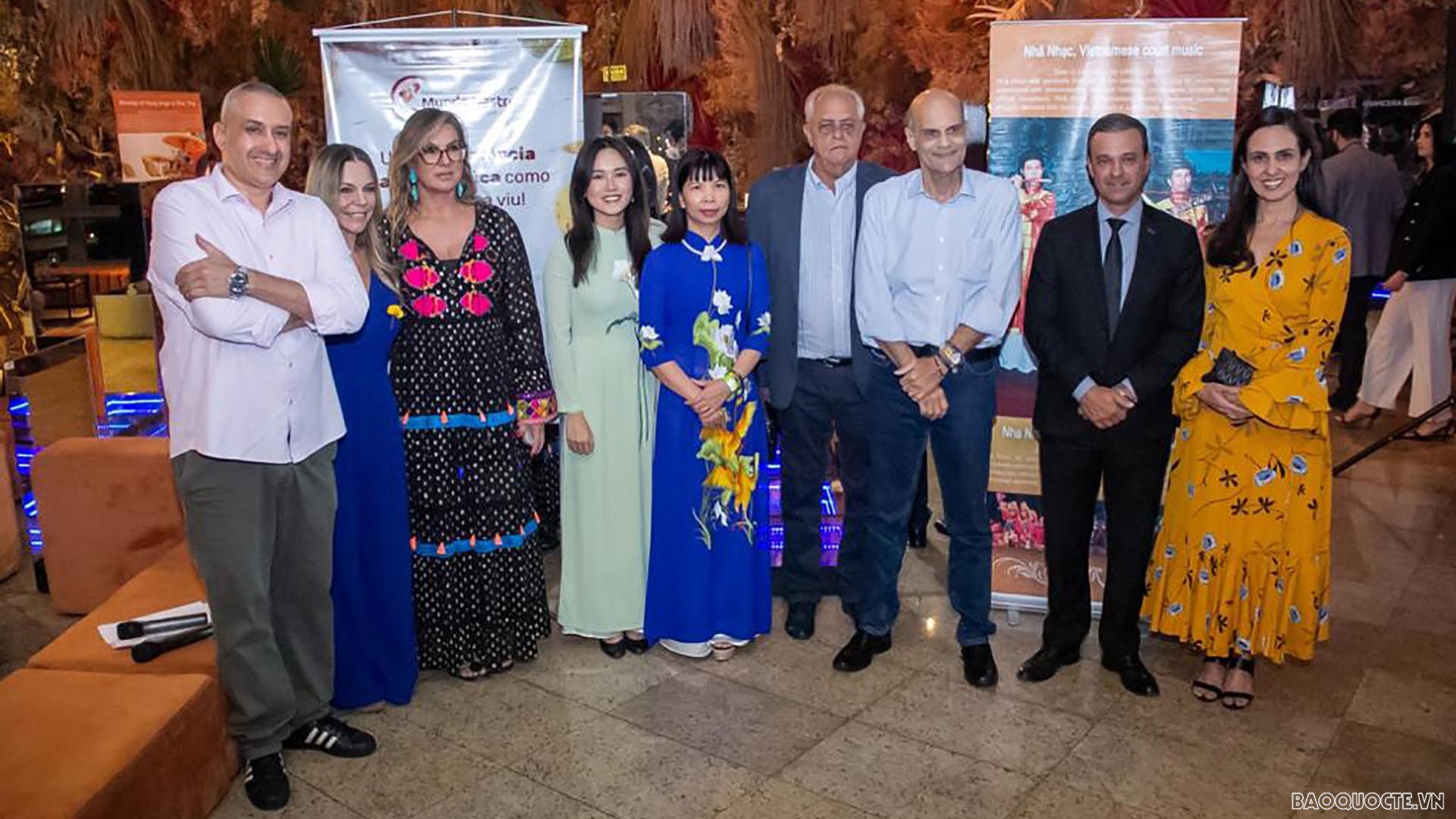 Ban tổ chức Festival giới thiệu và quảng bá ẩm thực Việt tại 14 nhà hàng lớn ở thủ đô Brasilia. Ban tổ chức Festival giới thiệu và quảng bá ẩm thực Việt tại 14 nhà hàng lớn ở thủ đô Brasilia.