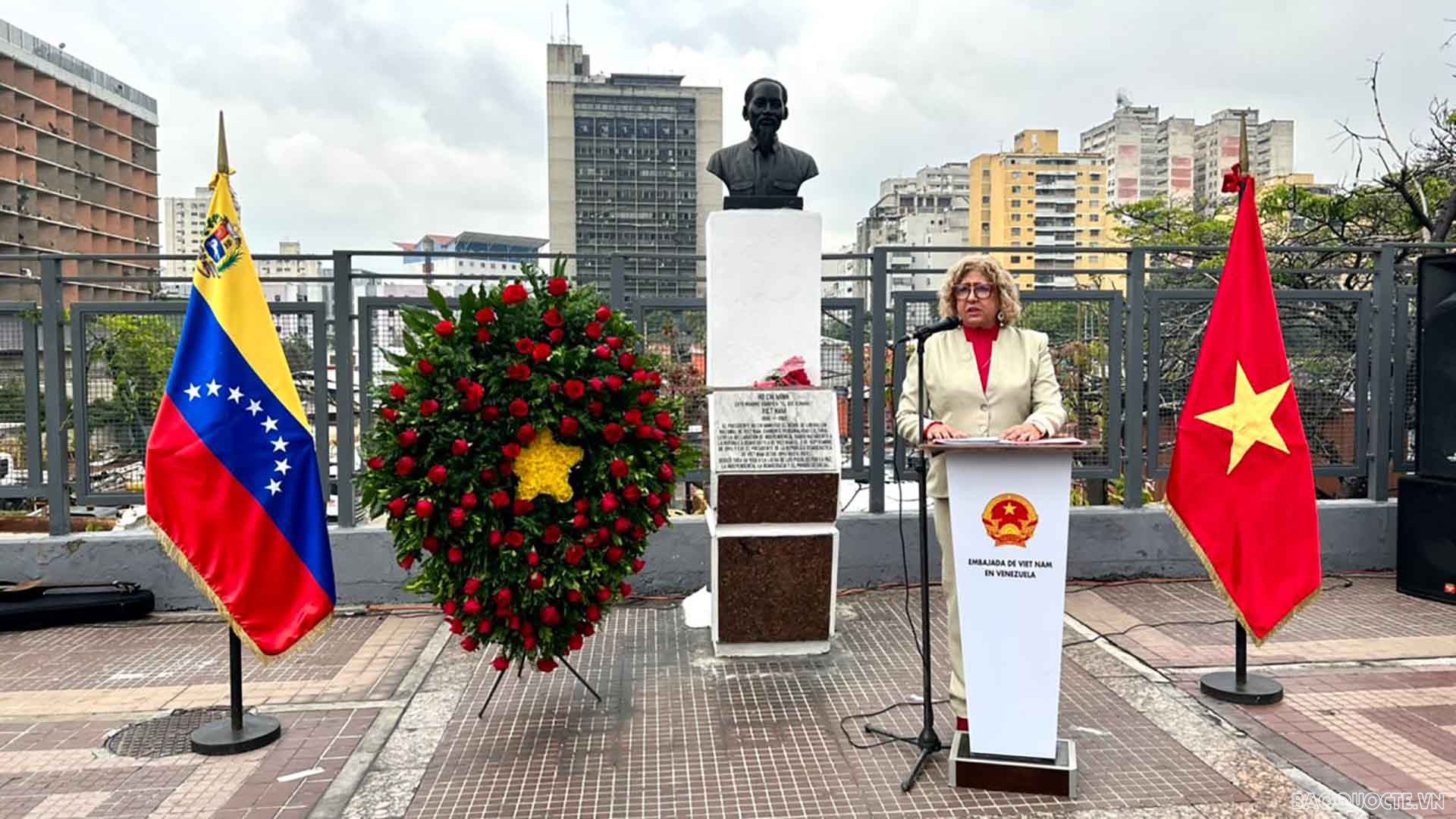 Thứ trưởng Ngoại giao Venezuale phát biểu.
