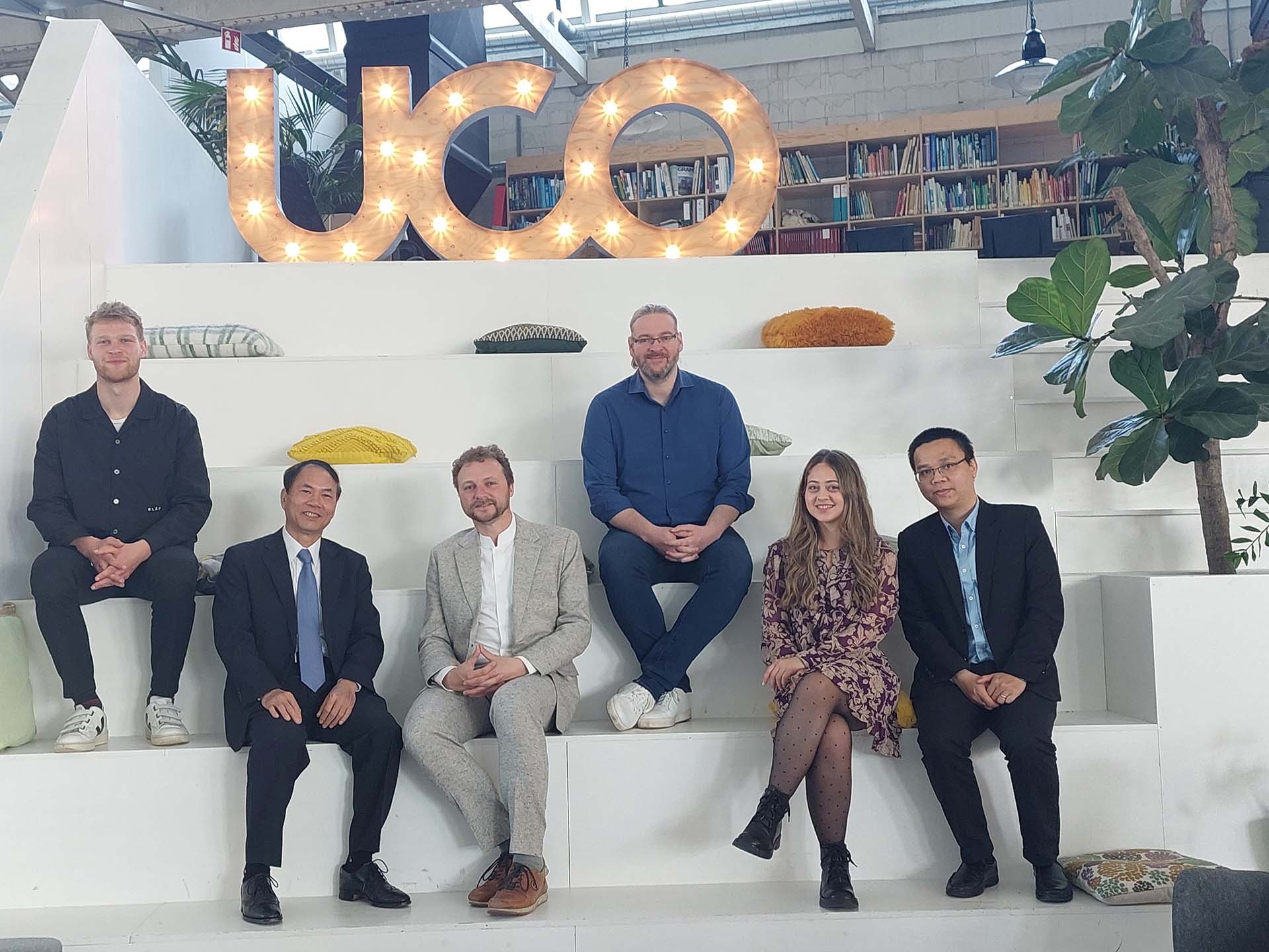 Đại sứ Phạm Việt Anh làm việc với công ty Except Integrated Sustainability trao đổi về hợp tác phát triển bền vững, chống biến đổi khí hậu. Đại sứ Phạm Việt Anh làm việc với công ty Except Integrated Sustainability trao đổi về hợp tác phát triển bền vững, chống biến đổi khí hậu.