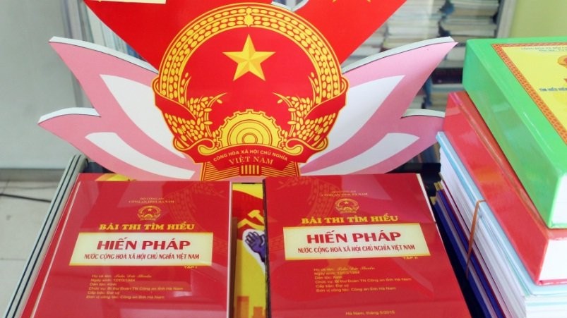 Pháp luật - pháp chế - pháp quyền: Bảo đảm quyền con người