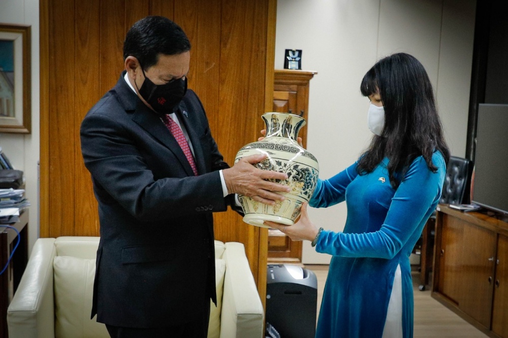 Đại sứ Phạm Thị Kim Hoa chào xã giao Phó Tổng thống Brazil Đại sứ Phạm Thị Kim Hoa chào xã giao Phó Tổng thống Brazil