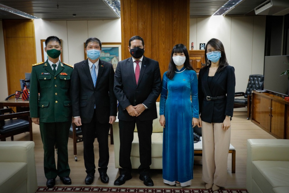 Đại sứ Phạm Thị Kim Hoa chào xã giao Phó Tổng thống Brazil Đại sứ Phạm Thị Kim Hoa chào xã giao Phó Tổng thống Brazil