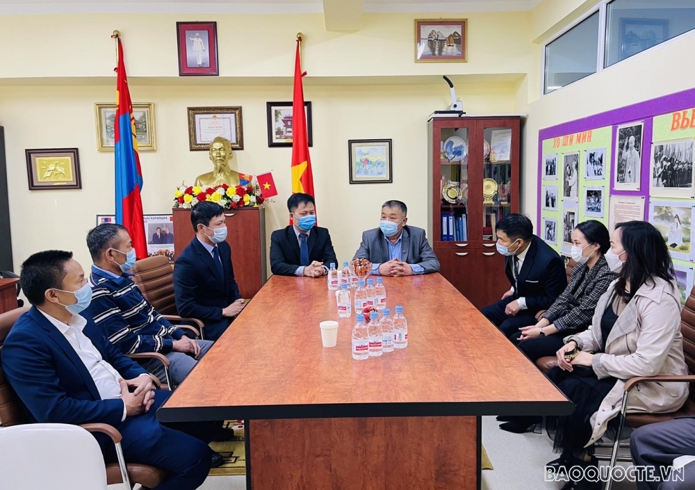 Đại sứ Doãn Khánh Tâm cùng đoàn đại biểu thăm Trường số 14 mang tên Hồ Chí Minh
