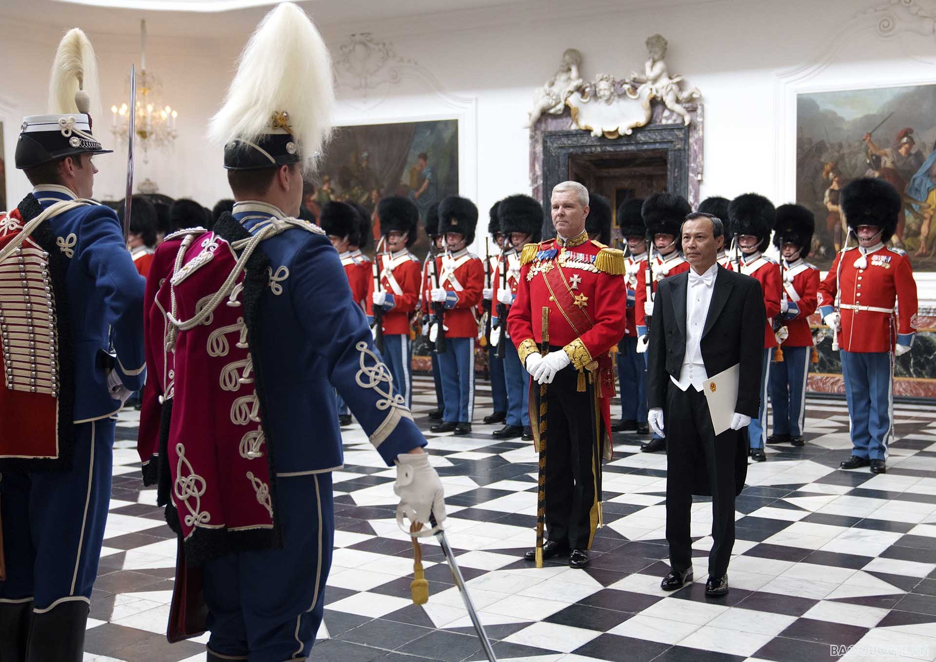 Đại sứ Lương Thanh Nghị trình Thư ủy nhiệm lên Nữ hoàng Đan Mạch Margrethe II