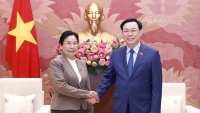 Chủ tịch Quốc hội Vương Đình Huệ tiếp Chánh án Toà án nhân dân tối cao Lào