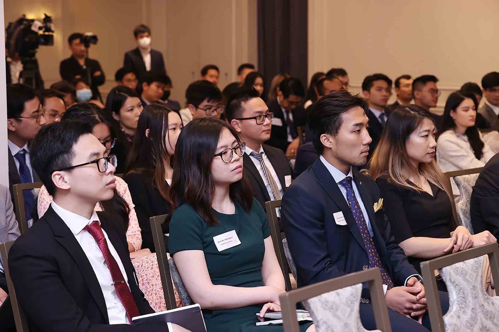 Thanh niên, sinh viên Việt Nam tại New York tham dự buổi gặp Thủ tướng Phạm Minh Chính. (Nguồn: TTXVN)