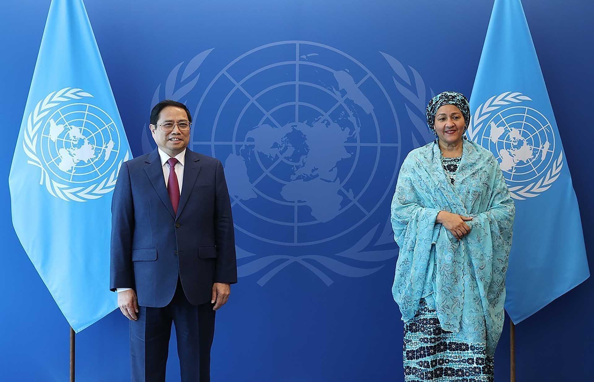 Thủ tướng Phạm Minh Chính gặp bà Amina J. Mohamed, Phó Tổng Thư ký Liên hợp quốc. (Nguồn: TTXVN)