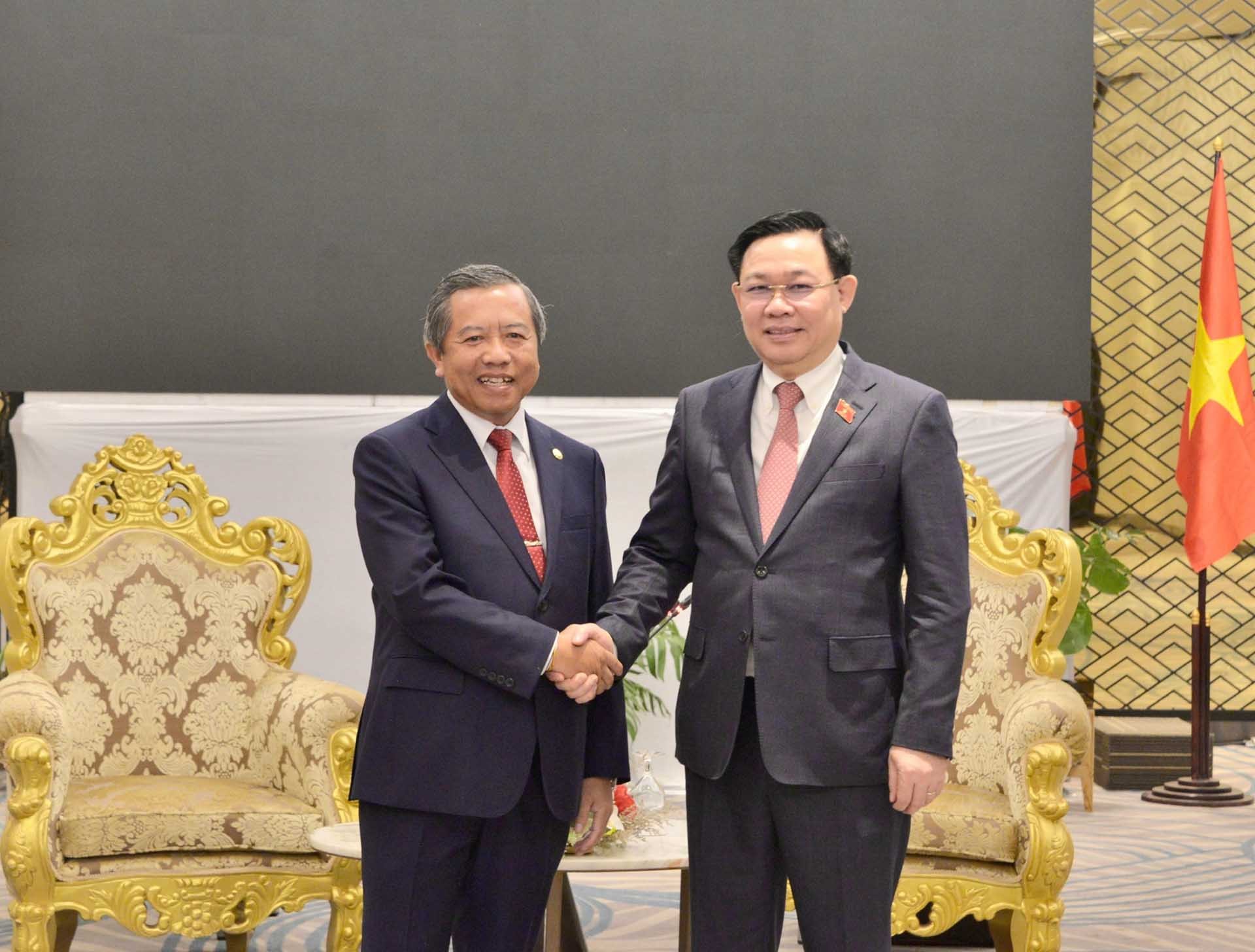 Chủ tịch Quốc hội Vương Đình Huệ tiếp Bộ trưởng Bộ Công nghệ và Truyền thông, Chủ tịch Hội hữu nghị Lào-Việt Nam Boviengkham Vongdara. (Nguồn: TTXVN)