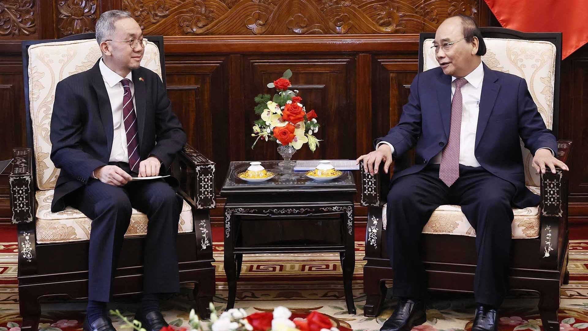 chu tich nuoc nguyen xuan phuc tiep dai su brunei chao tu biet