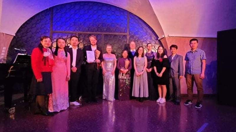 Các nghệ sỹ tham gia buổi công diễn.