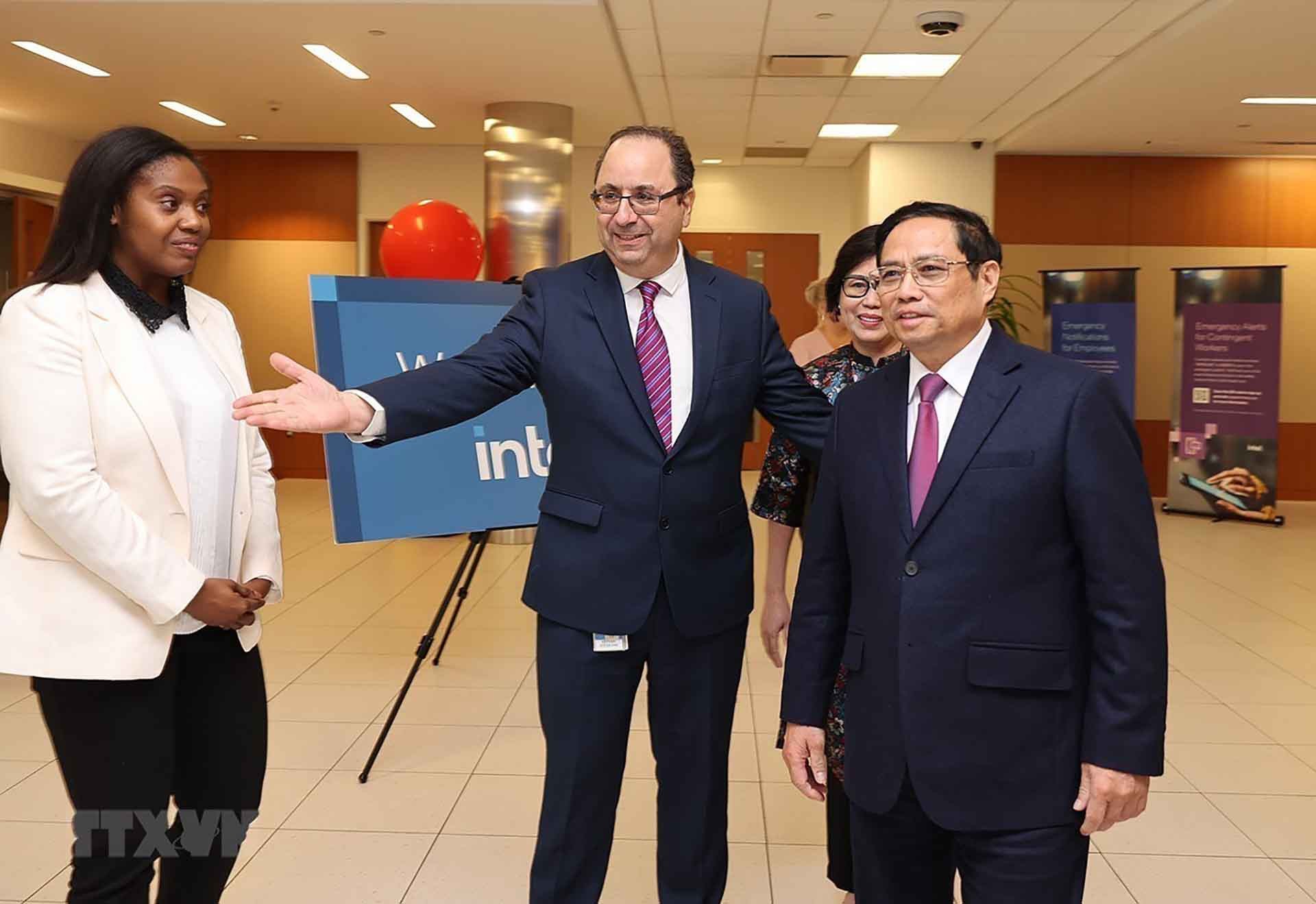 Thủ tướng Phạm Minh Chính đến thăm Tập đoàn Intel. (Nguồn: TTXVN)