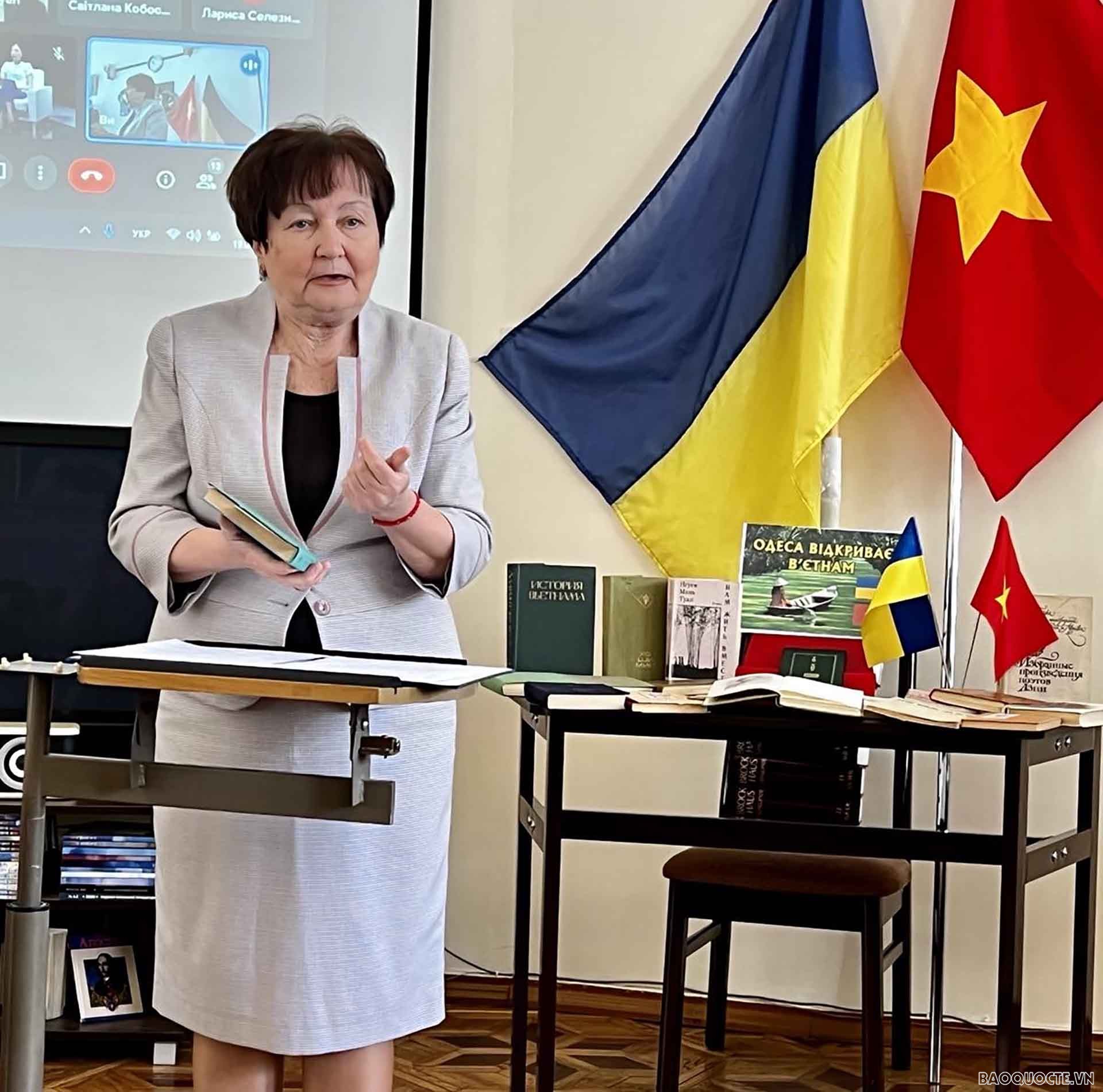Giám đốc Thư viện trung tâm thành phố Odessa Natalia Klykova phát biểu.