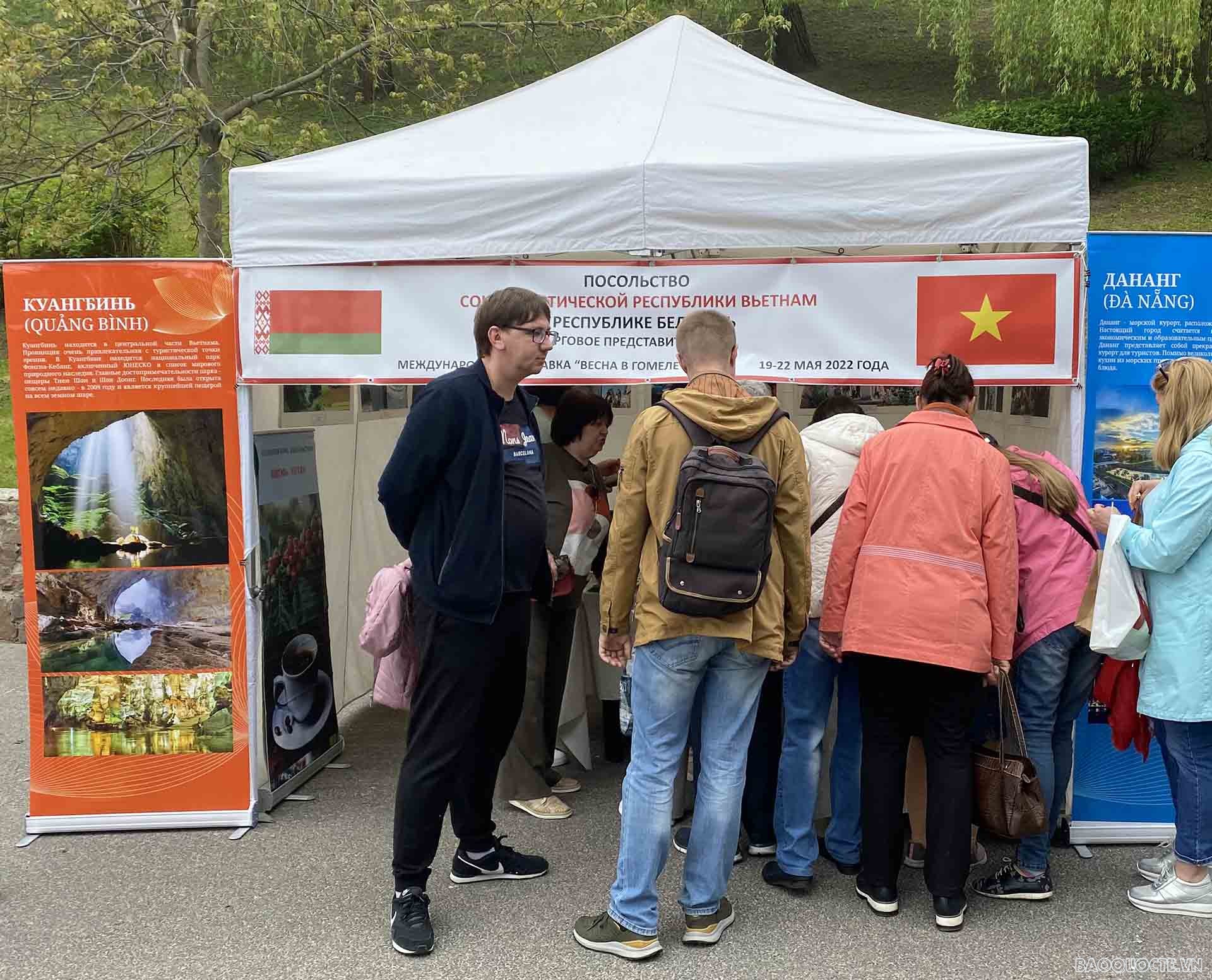 Quảng bá hình ảnh và các sản phẩm xuất khẩu của Việt Nam tại Triển lãm quốc tế Mùa xuân Gomel, Belarus