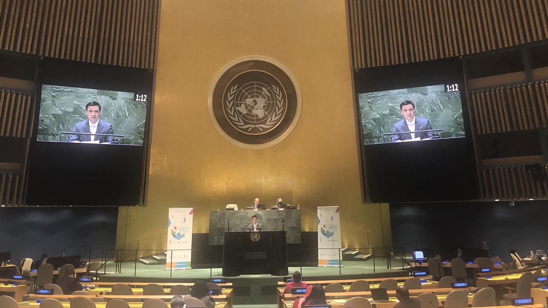 Đại sứ Đặng Hoàng Giang phát biểu tại Phiên thảo luận chung.