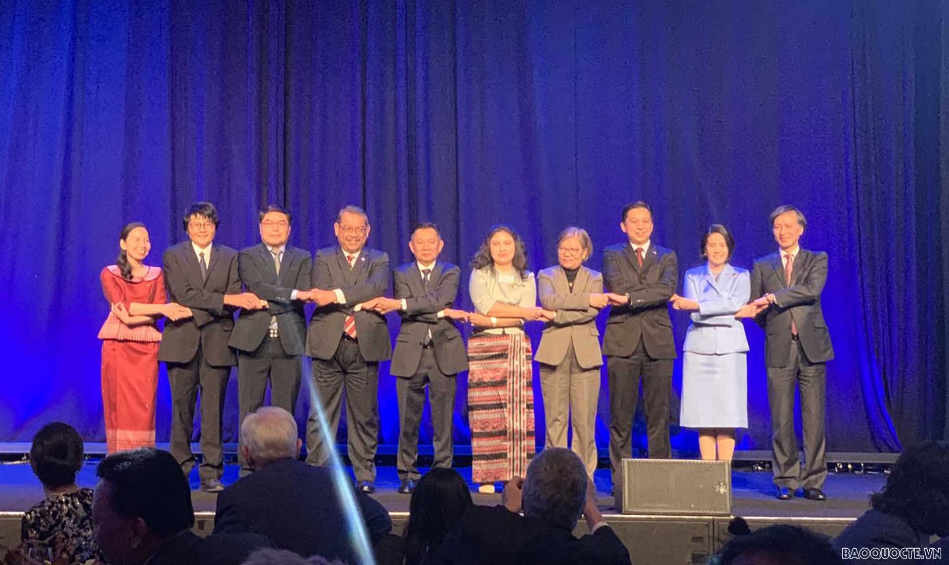 Các Đại sứ, Đại biện và đại diện Đại sứ quán các nước ASEAN tại Diễn đàn Doanh nghiệp ASEAN-Australia.